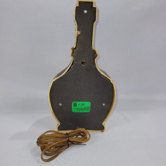 Chianti Wine Bottle Vintage Plastic Clock Model H6792 Made USA - Picture 2 of 4